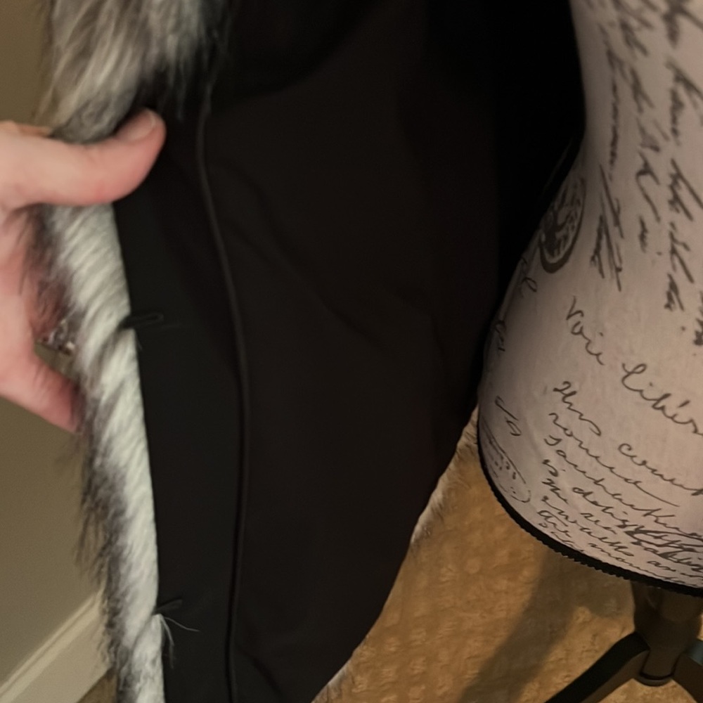 White House Black Market Gray Faux Fur Vest Jacket - Picture 4 of 8